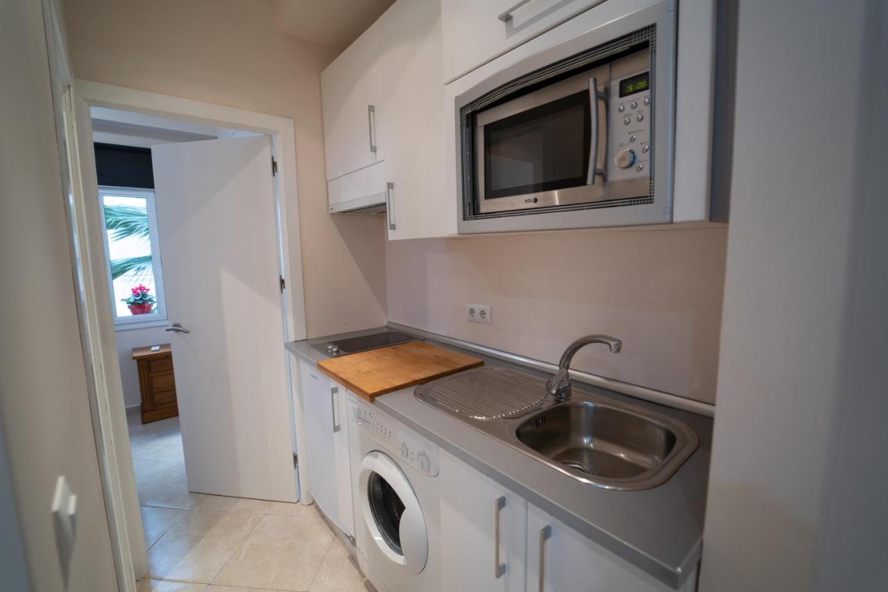 Larra Nervion Subway Tranvia Appartement Sevilla Buitenkant foto