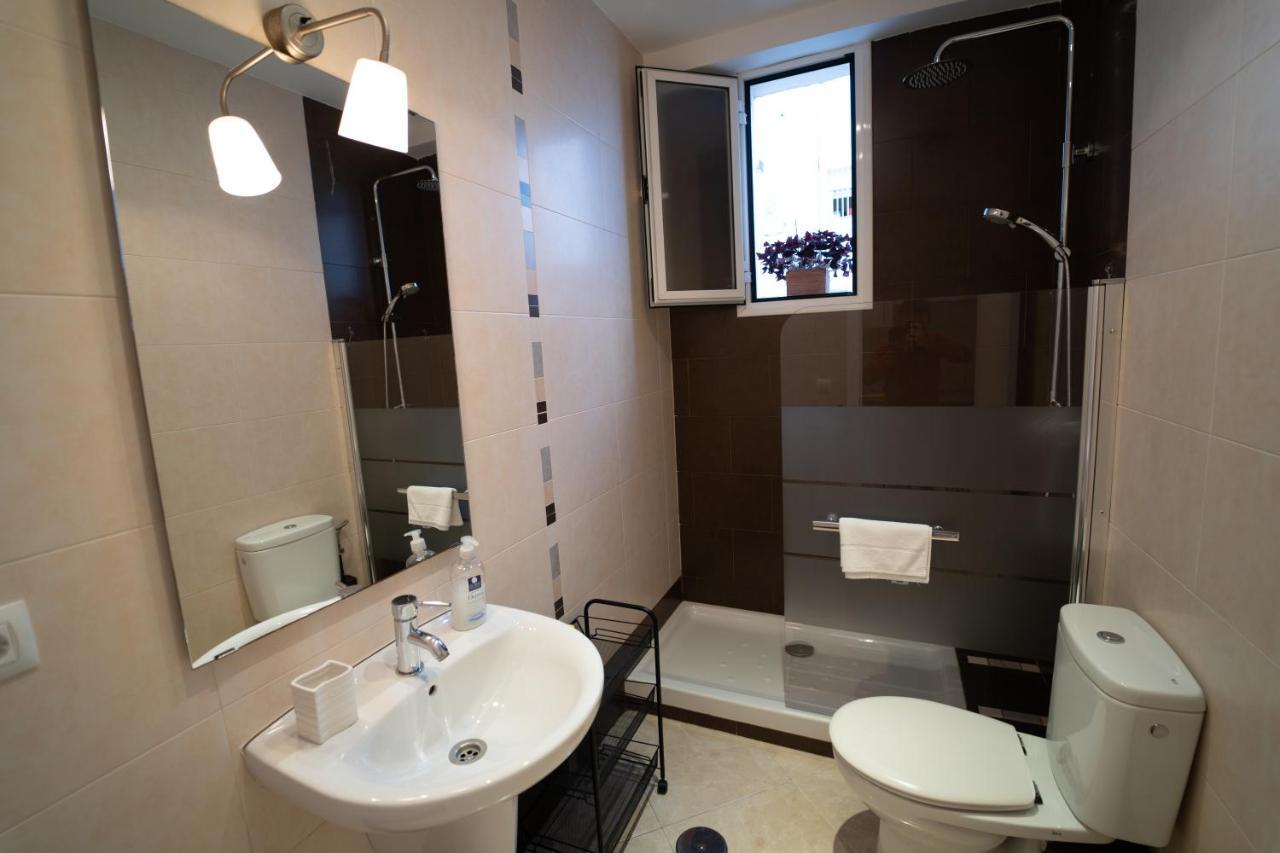 Larra Nervion Subway Tranvia Appartement Sevilla Buitenkant foto