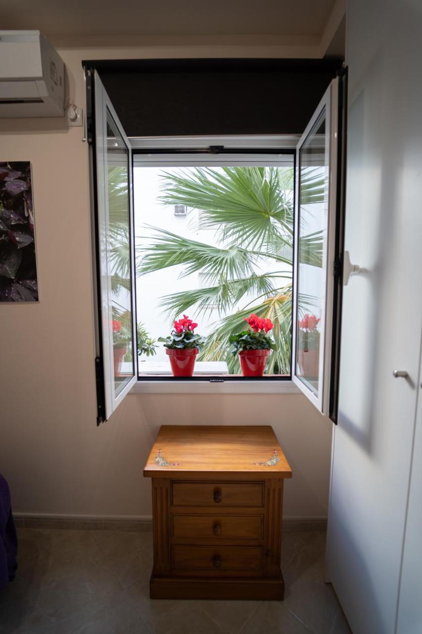 Larra Nervion Subway Tranvia Appartement Sevilla Buitenkant foto