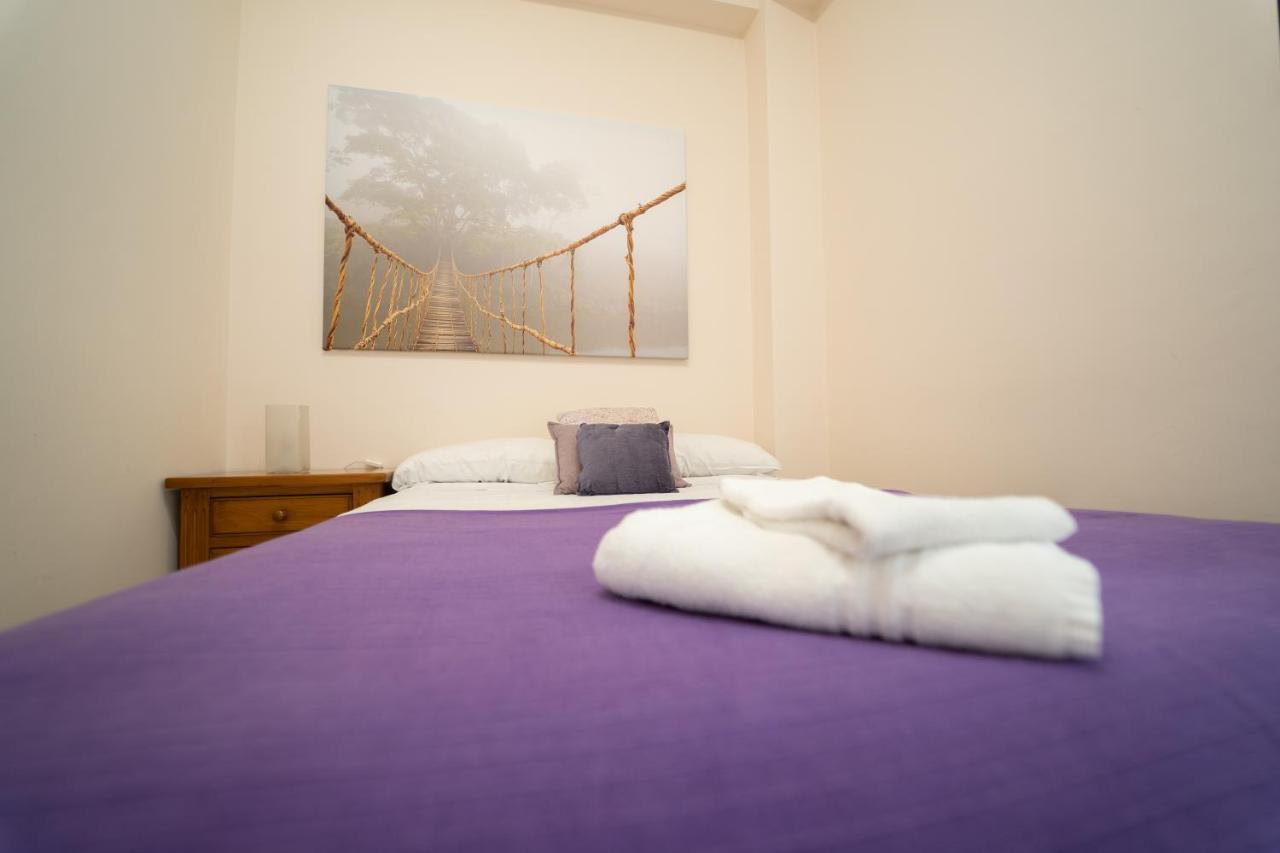 Larra Nervion Subway Tranvia Appartement Sevilla Buitenkant foto